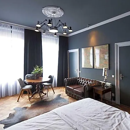 Boutique Box 5 3*