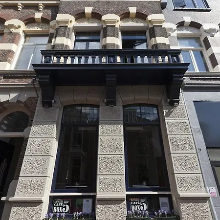 Boutique Hotel Box 5 3* ניימכן